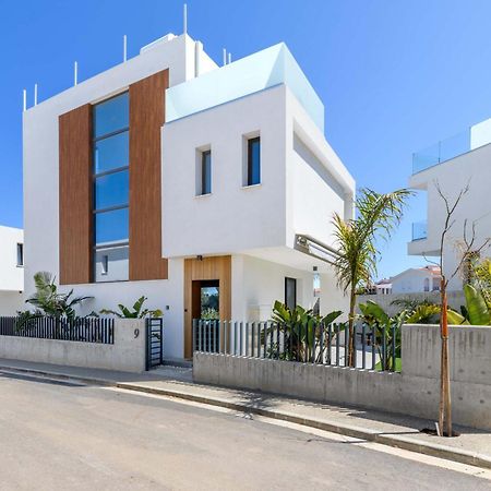 פרוטאראס By The Beach - Royal Sapphire Villa מראה חיצוני תמונה