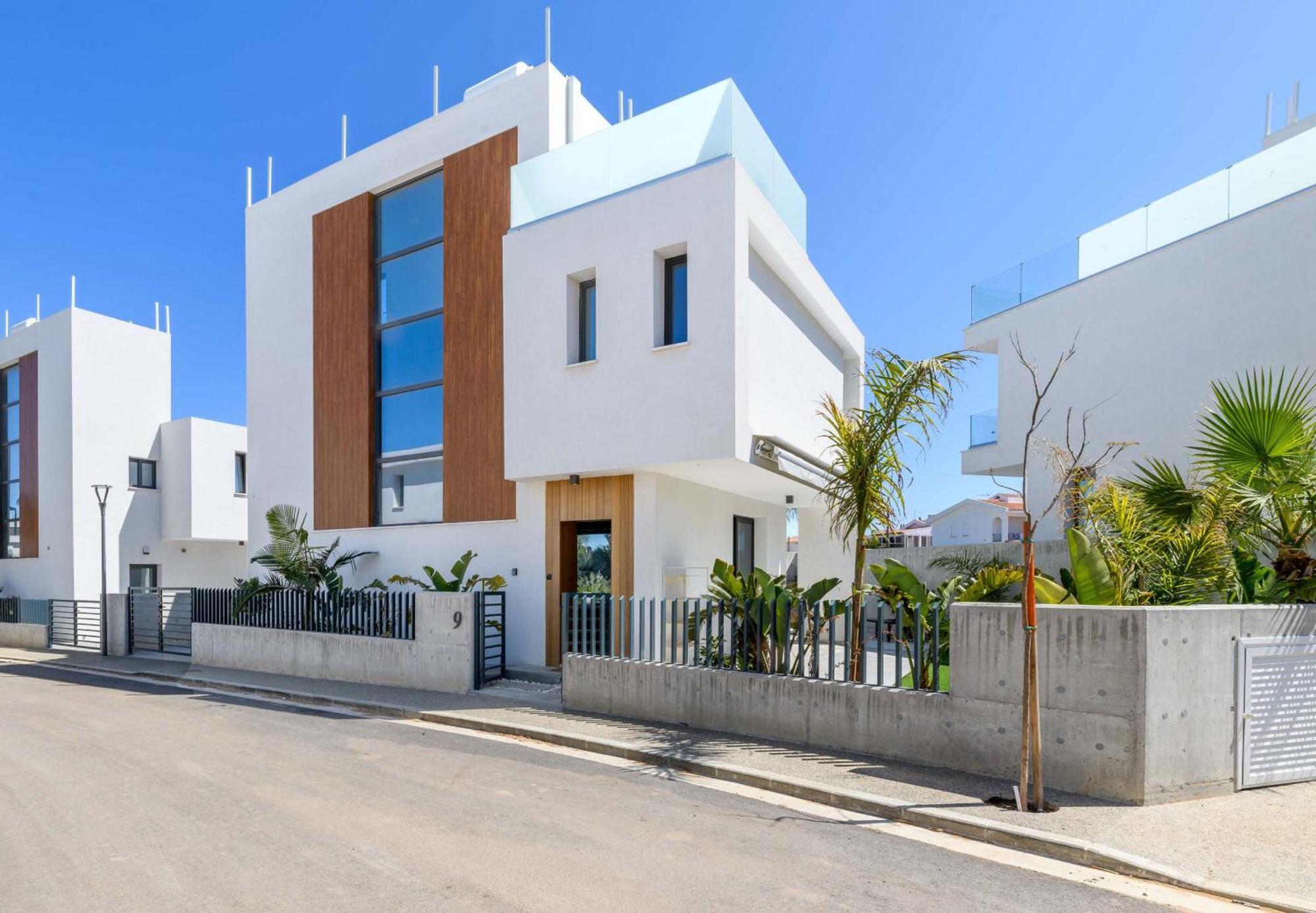 פרוטאראס By The Beach - Royal Sapphire Villa מראה חיצוני תמונה