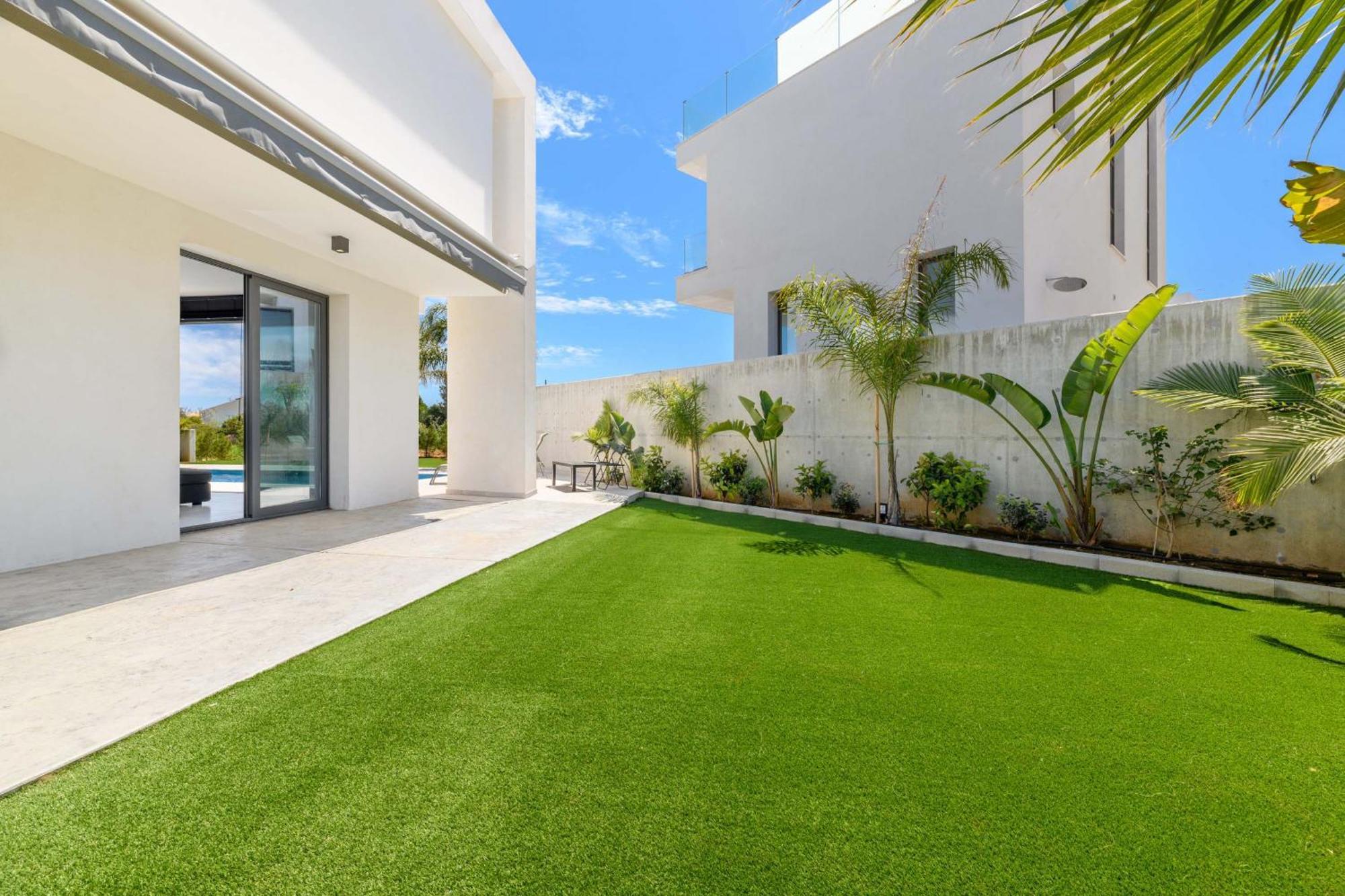 פרוטאראס By The Beach - Royal Sapphire Villa מראה חיצוני תמונה
